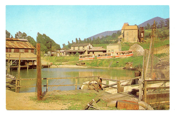 Singapore Lake, Universal City Studios, CA [Postcard]