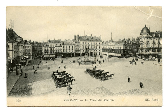 La Place du Martroi, Orleans, France [Postcard]