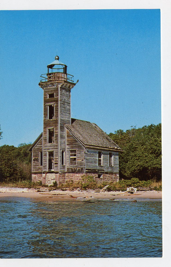 Abandoned Grand Island Lighthouse, Grand Island/Munising, MI [Postcard]