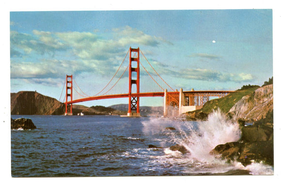 Golden Gate Bridge, San Francisco, CA [Postcard]