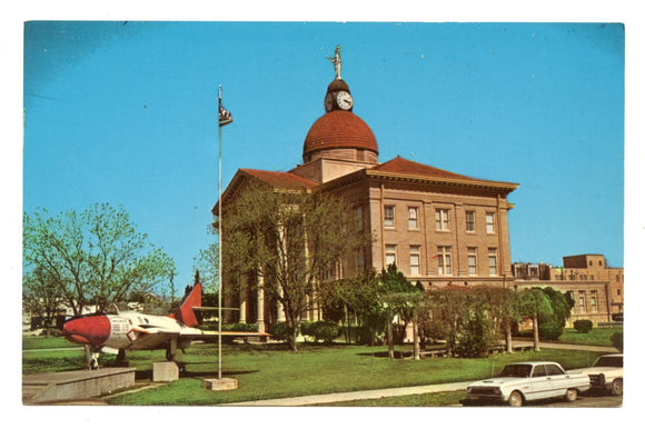 Bee County Courthouse, Beeville, TX [Postcard]