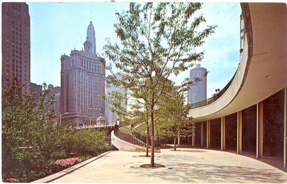 Equitable's Pioneer Court, Chicago, IL - Carey's Emporium