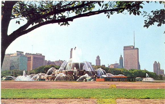 Buckingham Fountain, Chicago, IL - Carey's Emporium