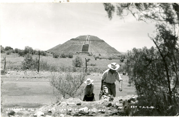 Piramide del Sol, San Juan Teotihuacan, Mexico - Carey's Emporium