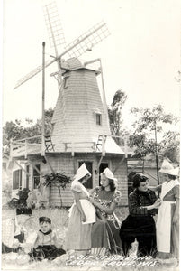 A Bit of Holland, Cedar Grove, WI - Carey's Emporium