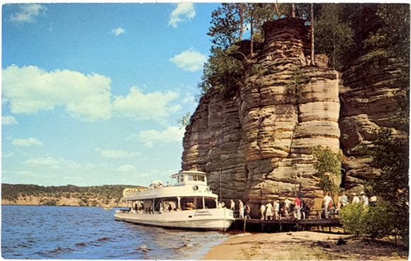 Clipper Winnebago, at the Palisades, Wisconsin Dells, WI - Carey's Emporium