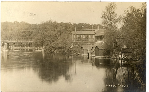 Horicon, WI - Carey's Emporium