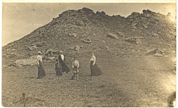 Family Picture, Carlyle, MT - Carey's Emporium