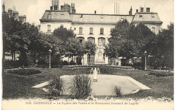 Le Square des Postes et le Monument Doucard de Lagree, Grenoble - Carey's Emporium