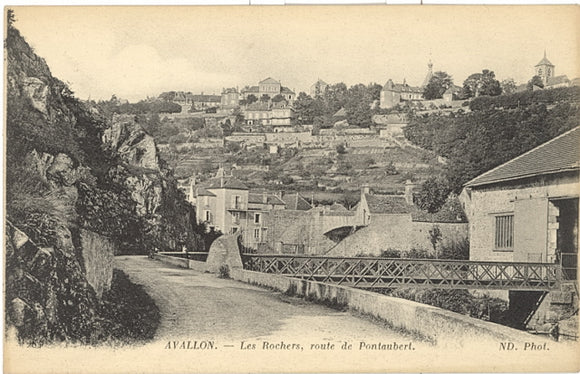 Les Rochers, route de Pontaubert, Avallon - Carey's Emporium