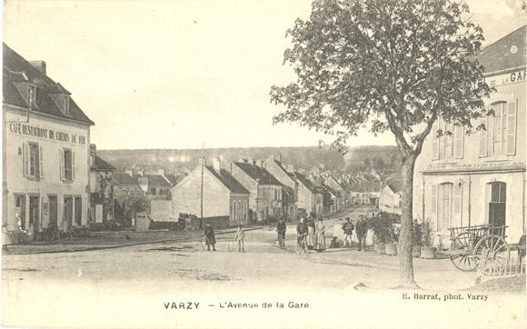 L'Avenue de la Gare, Varzy - Carey's Emporium