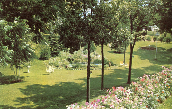 At Jake Skall's Colonial Wonder Bar and New Skyline Dining Room, Appleton, WI - Carey's Emporium