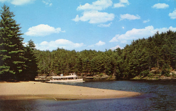 Clipper Winnebago, Near Cold Water Canyon, Wisconsin Dells, WI - Carey's Emporium