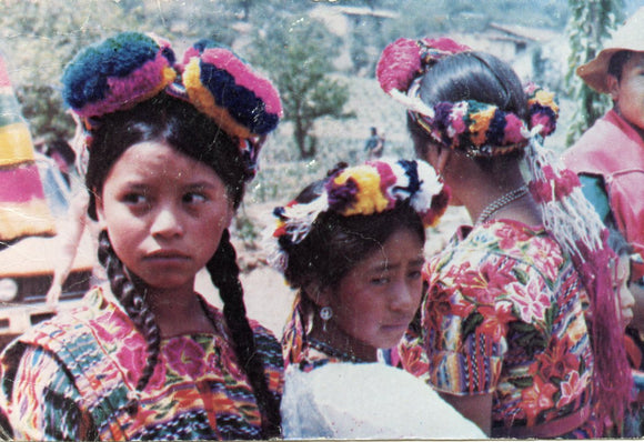 Aborigenes del altiplano, con distintas prendas Tipicas de diferentes regiones - Carey's Emporium