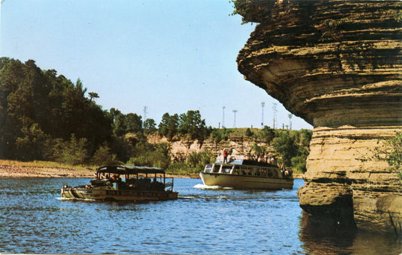 Busy Day on the River, Wisconsin Dells, WI-Carey's Emporium