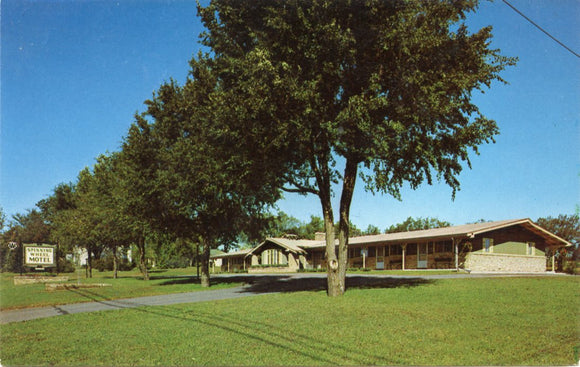 Spinning Wheel Motel, Baraboo, WI-Carey's Emporium