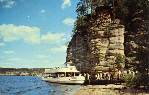 Clipper Winnebago, at the Palisades, Wisconsin Dells, WI-Carey's Emporium