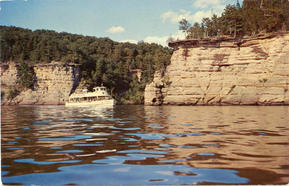 Clipper Winnebago at Sunset Cliffs, Dells of the Wisconsin River, WI-Carey's Emporium