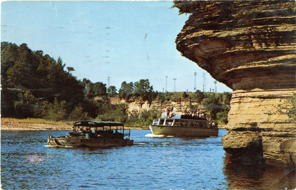Busy Day on the River, Wisconsin Dells, WI-Carey's Emporium