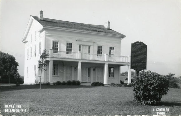 Hawks' Inn, Delafield, WI-Carey's Emporium