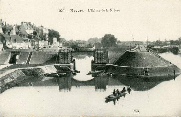 L'Ecluse de la Nievre, Nevers-Carey's Emporium
