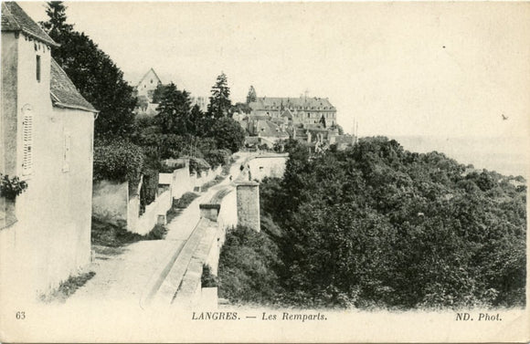 Les Remparts, Langres-Carey's Emporium