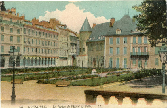 Le Jardin de l'Hotel de Ville, Grenoble-Carey's Emporium