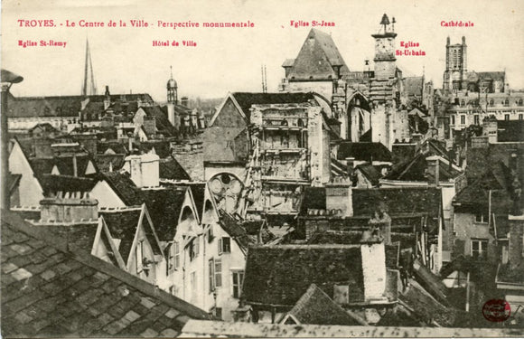 Le Centre de la Ville, Troyes-Carey's Emporium