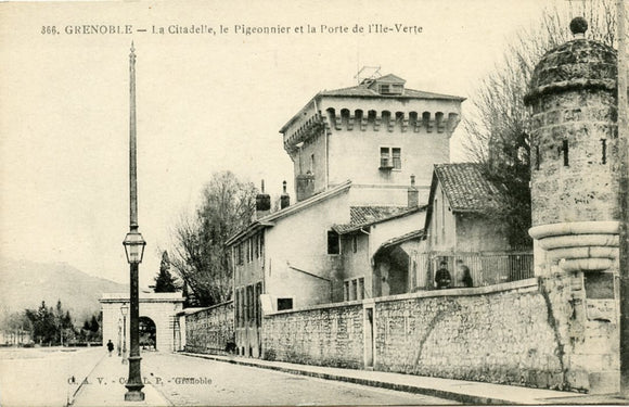 La Citadelle, le Pigeonnier et la Porte de l'Ile-Verte, Grenoble-Carey's Emporium