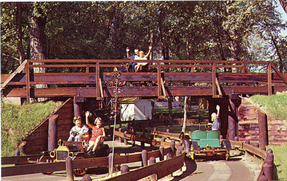 Antique Car Ride, Fort Dells, Wisconsin Dells, WI-Carey's Emporium