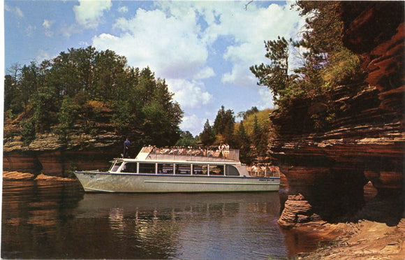 Chicagoan in Lovers' Lane, the Passage Around Lone Rock, Wisconsin Dells, WI-Carey's Emporium