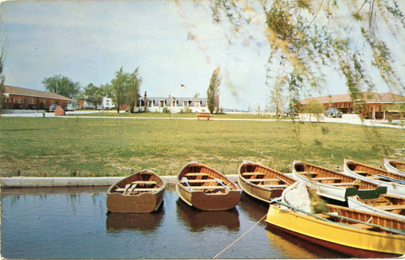 Lake Aire Motel, on Beautiful Lake Winnebago, Hwy. 45, 5 Miles North of Fond du Lac, WI-Carey's Emporium