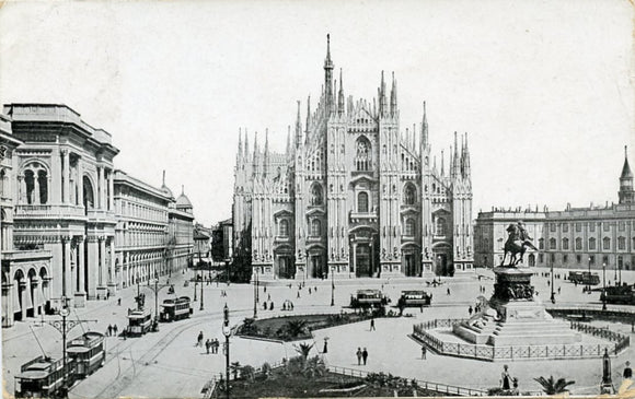 Piazza Duomo, Milano-Carey's Emporium