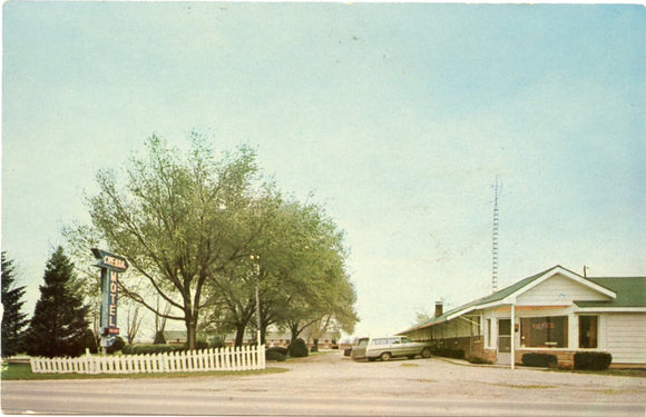 Chenoa Motel, Jct. Hwys. 66 and 24, Chenoa, IL-Carey's Emporium