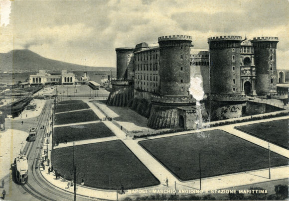 Napoli, Maschio Angioino e Stazione Marittima [Postcard]