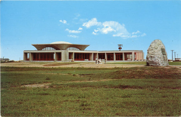 Wright Memorial Museum, Kill Devil Hills, NC [Postcard]