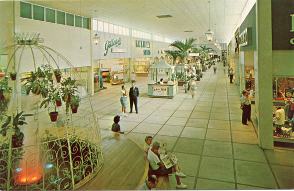 Colonial Plaza, Orlando, FL [Postcard]