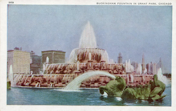 Buckingham Fountain in Grant Park, Chicago, IL [Postcard]